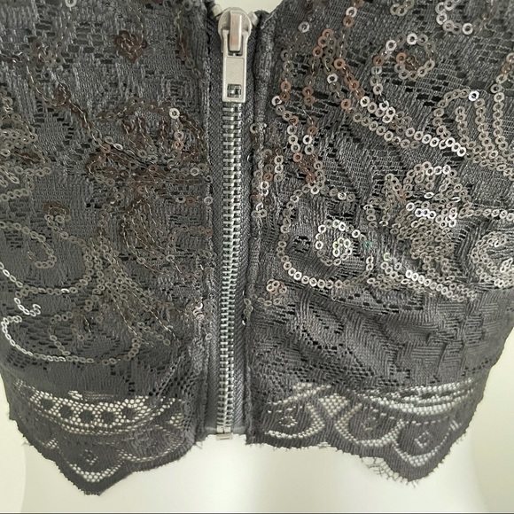 $10 SALE Jodi Kristopher Lace Sequin Crop Top Size 5 - Picture 6 of 9